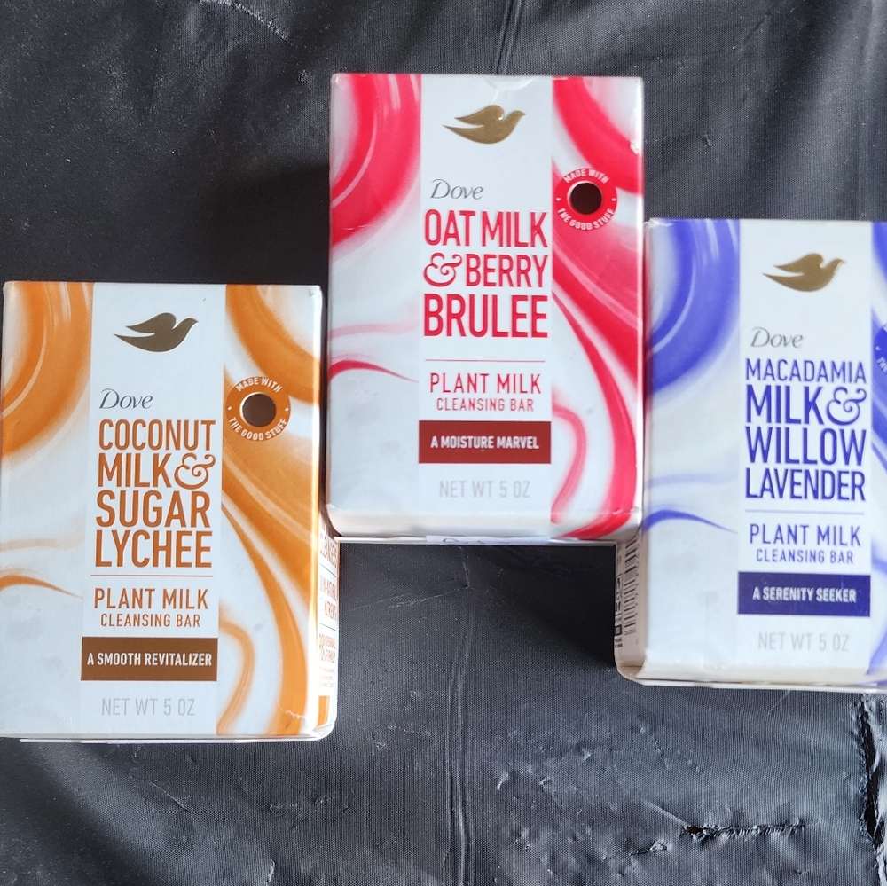 Unlisted Dove Soaps..bundle Of Three